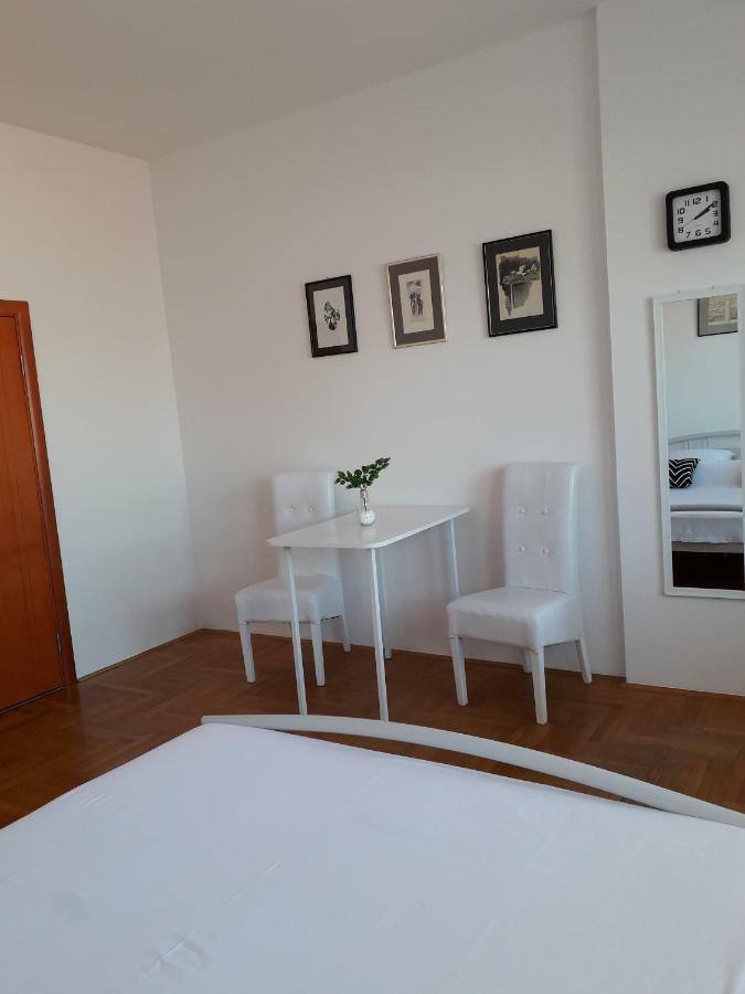 Apartman Dunja Ns 2 Novi Sad Buitenkant foto