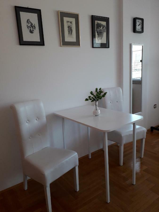 Apartman Dunja Ns 2 Novi Sad Buitenkant foto