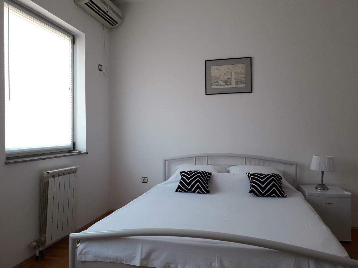 Apartman Dunja Ns 2 Novi Sad Buitenkant foto