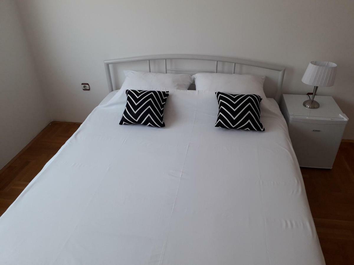 Apartman Dunja Ns 2 Novi Sad Buitenkant foto