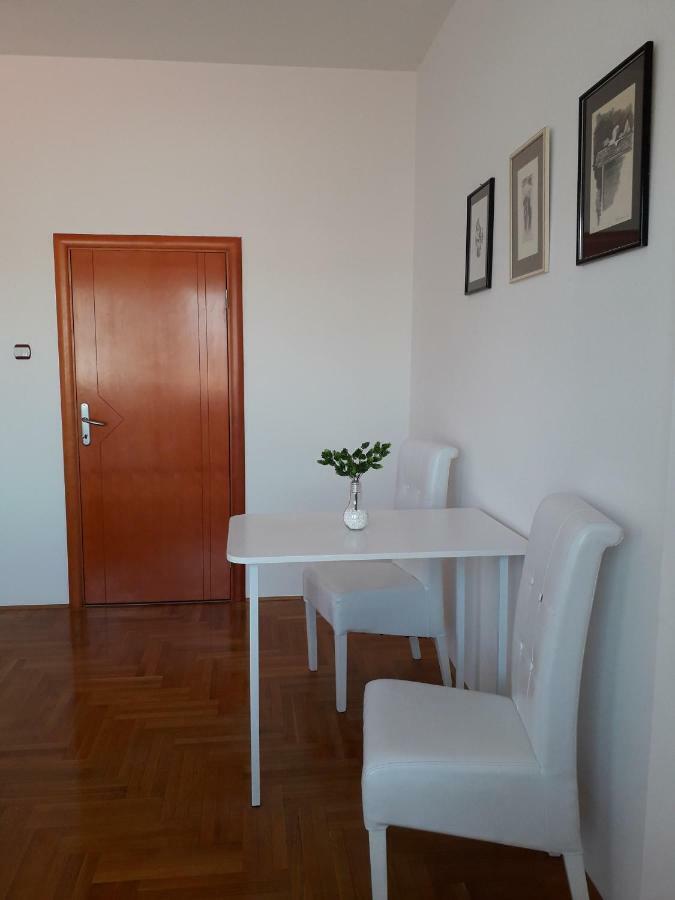 Apartman Dunja Ns 2 Novi Sad Buitenkant foto