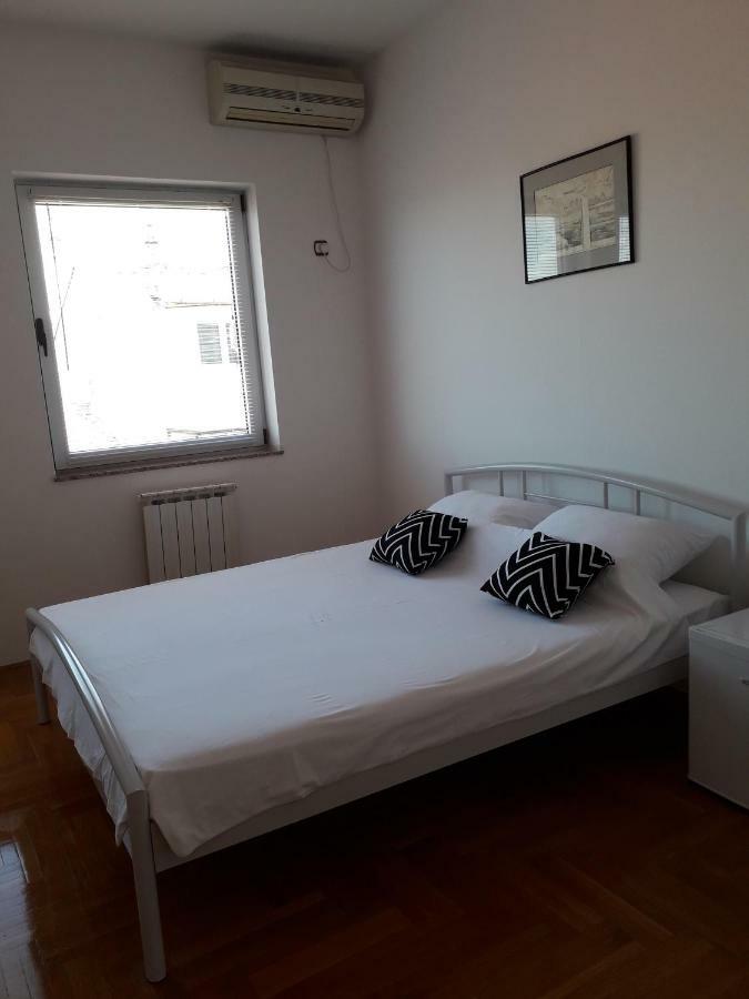 Apartman Dunja Ns 2 Novi Sad Buitenkant foto